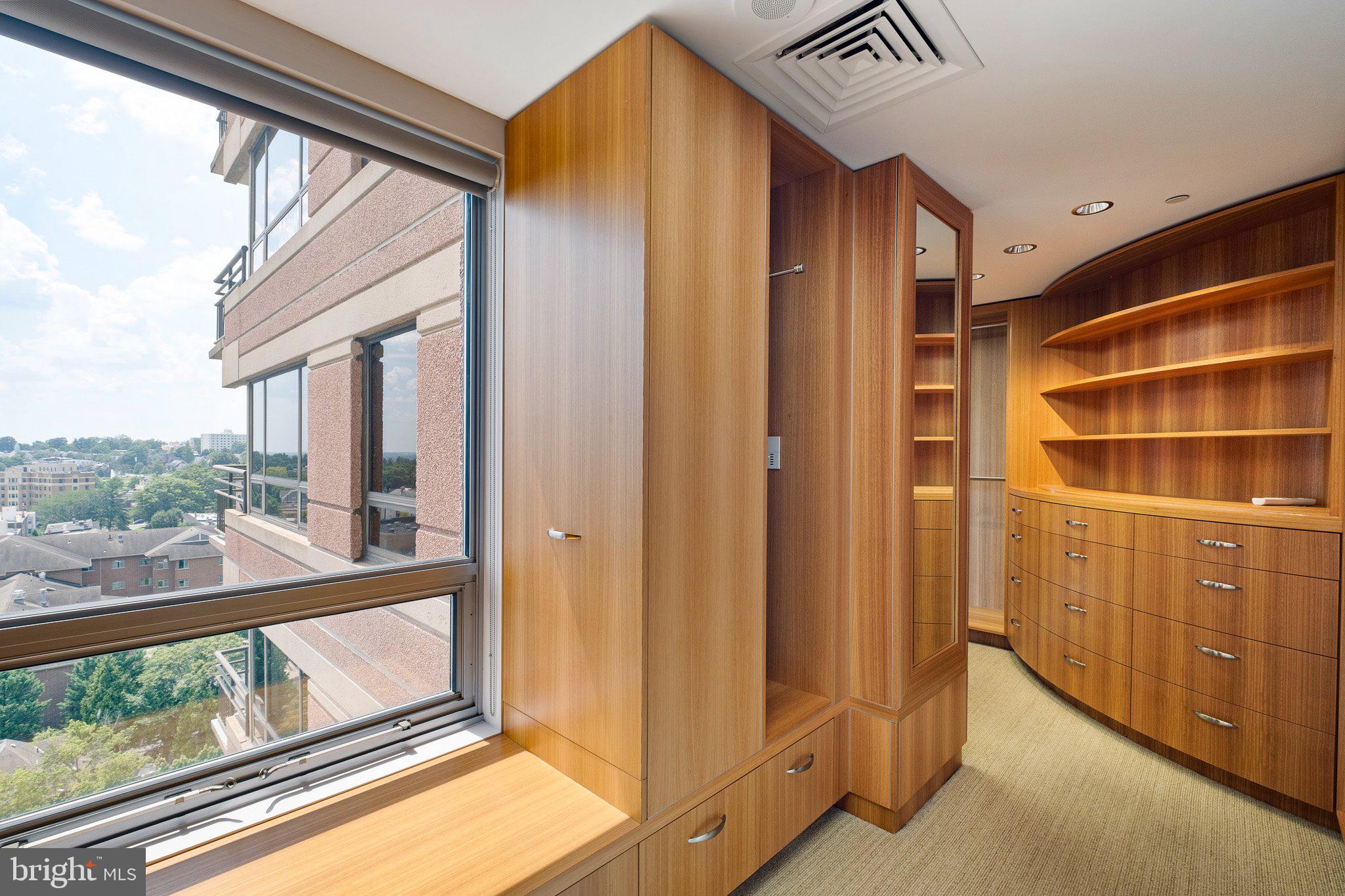 PARK PLAZA - Residential