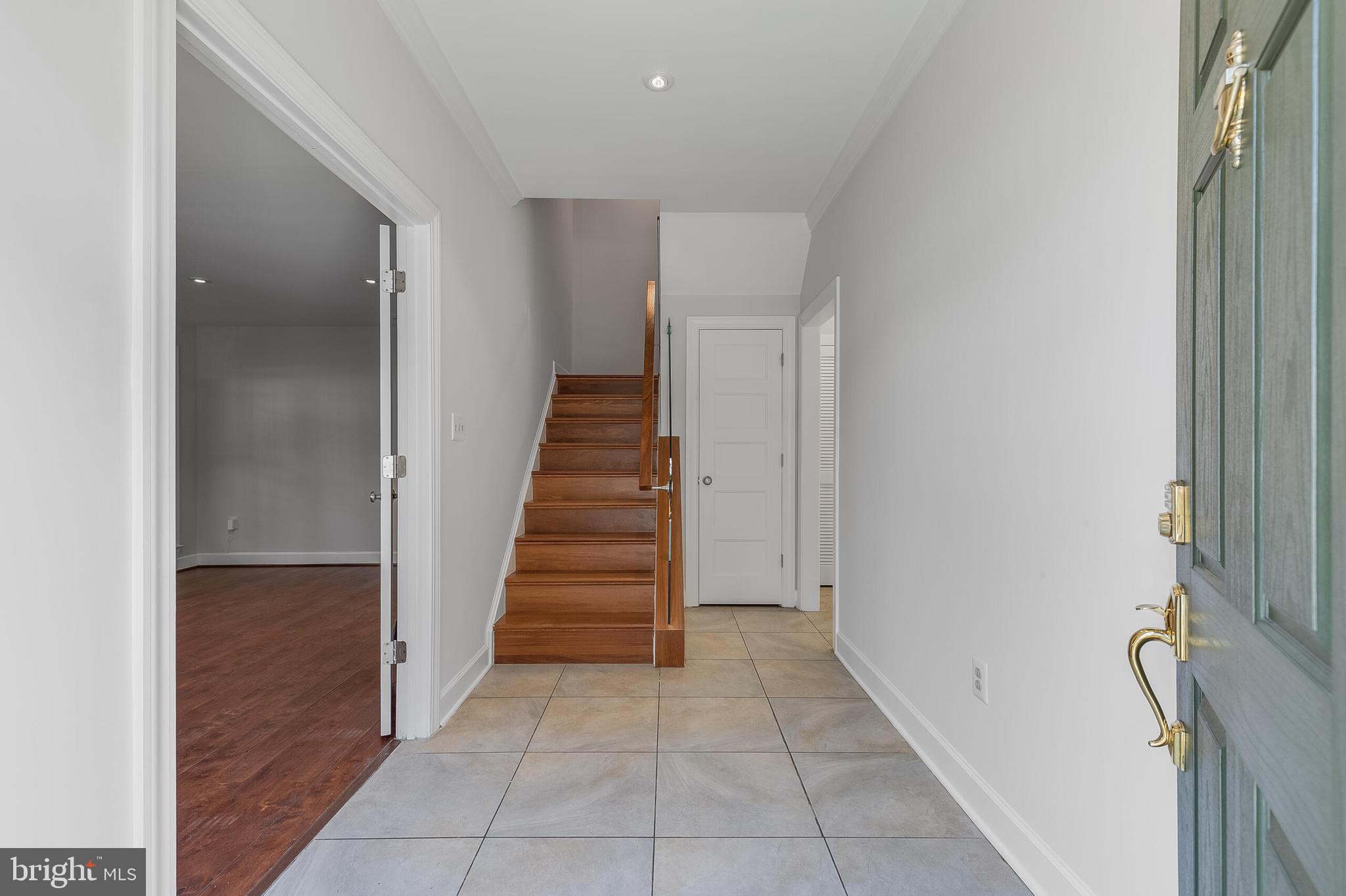 BALLSTON CREST - Residential Lease