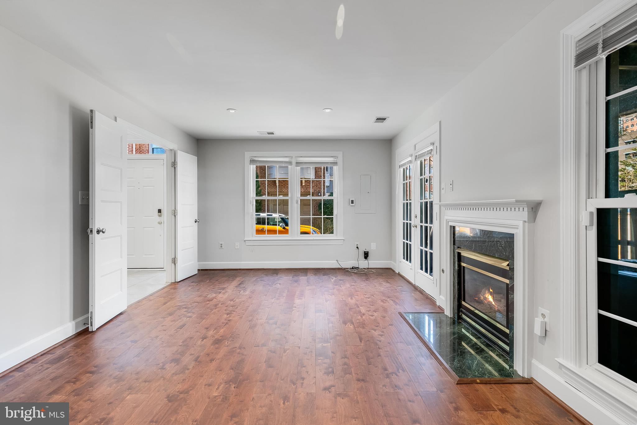 BALLSTON CREST - Residential Lease