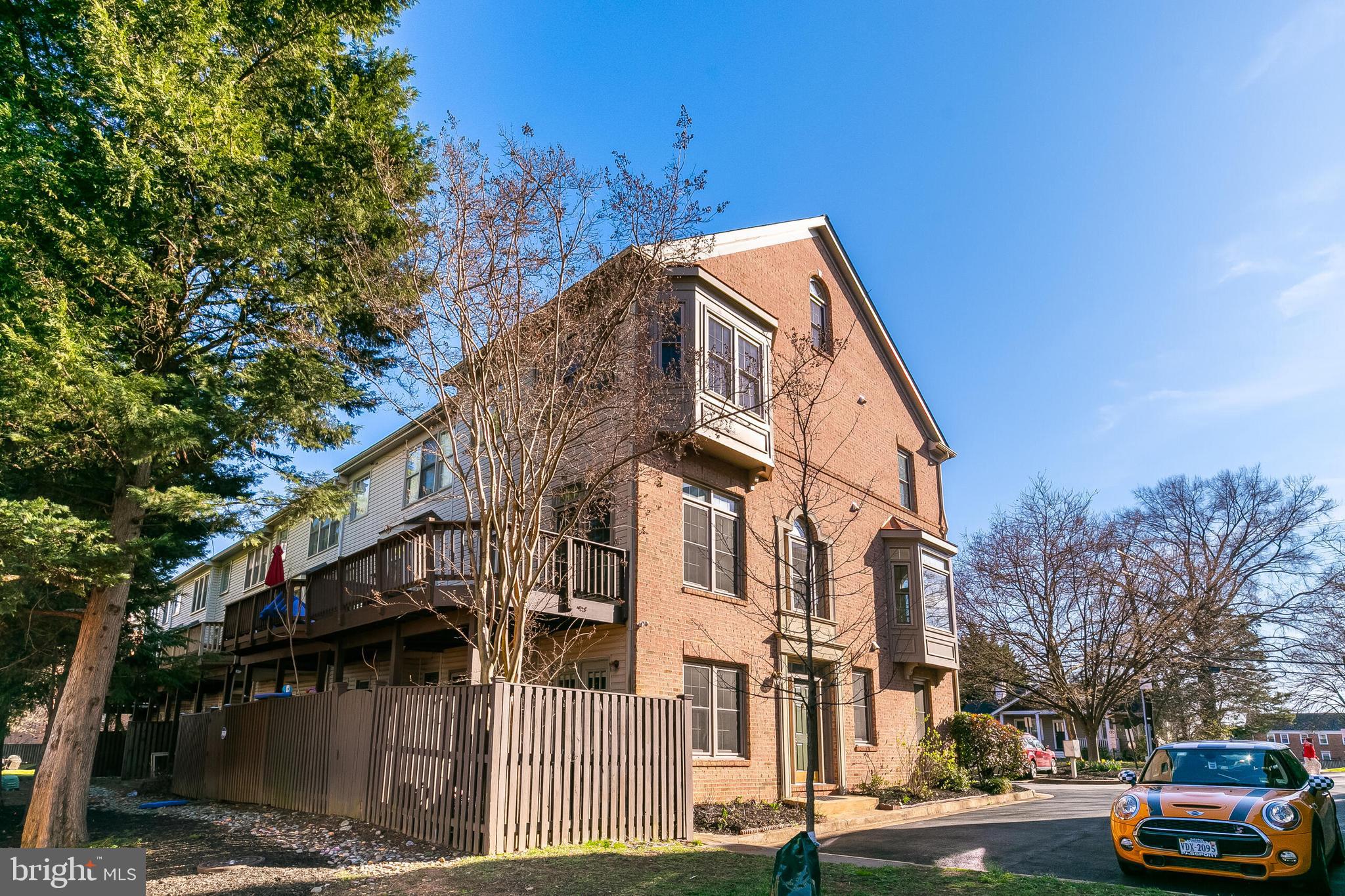 BALLSTON CREST - Residential Lease