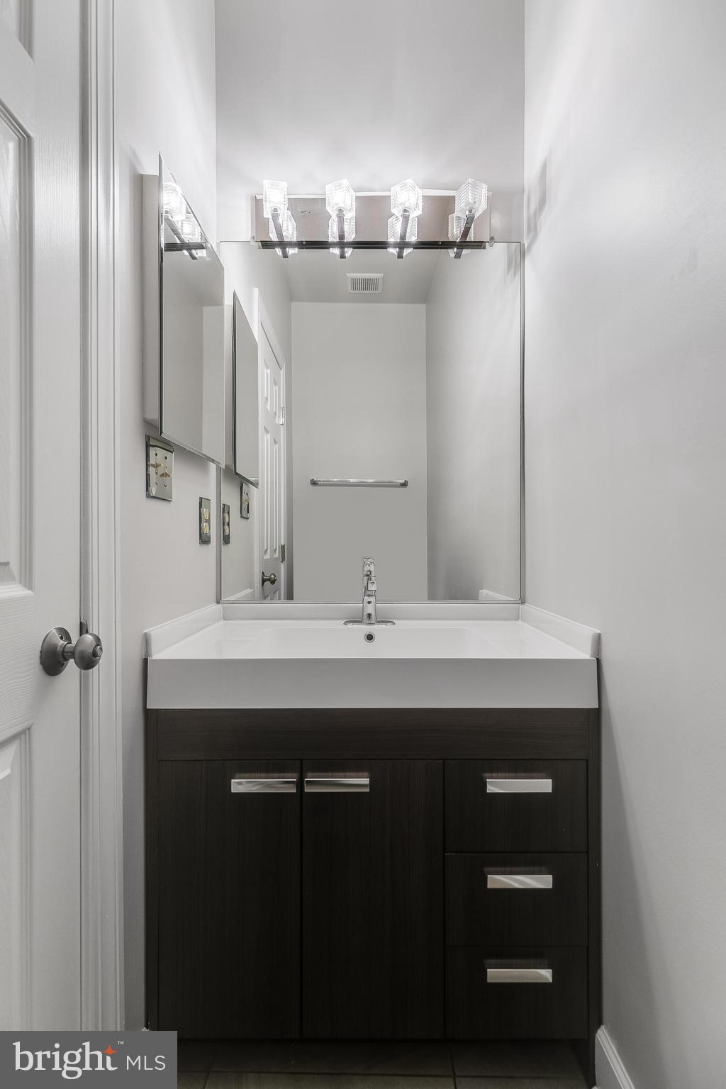 BALLSTON CREST - Residential Lease