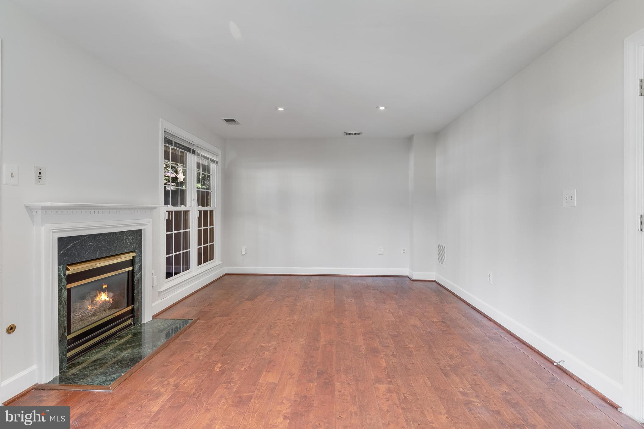 BALLSTON CREST - Residential Lease