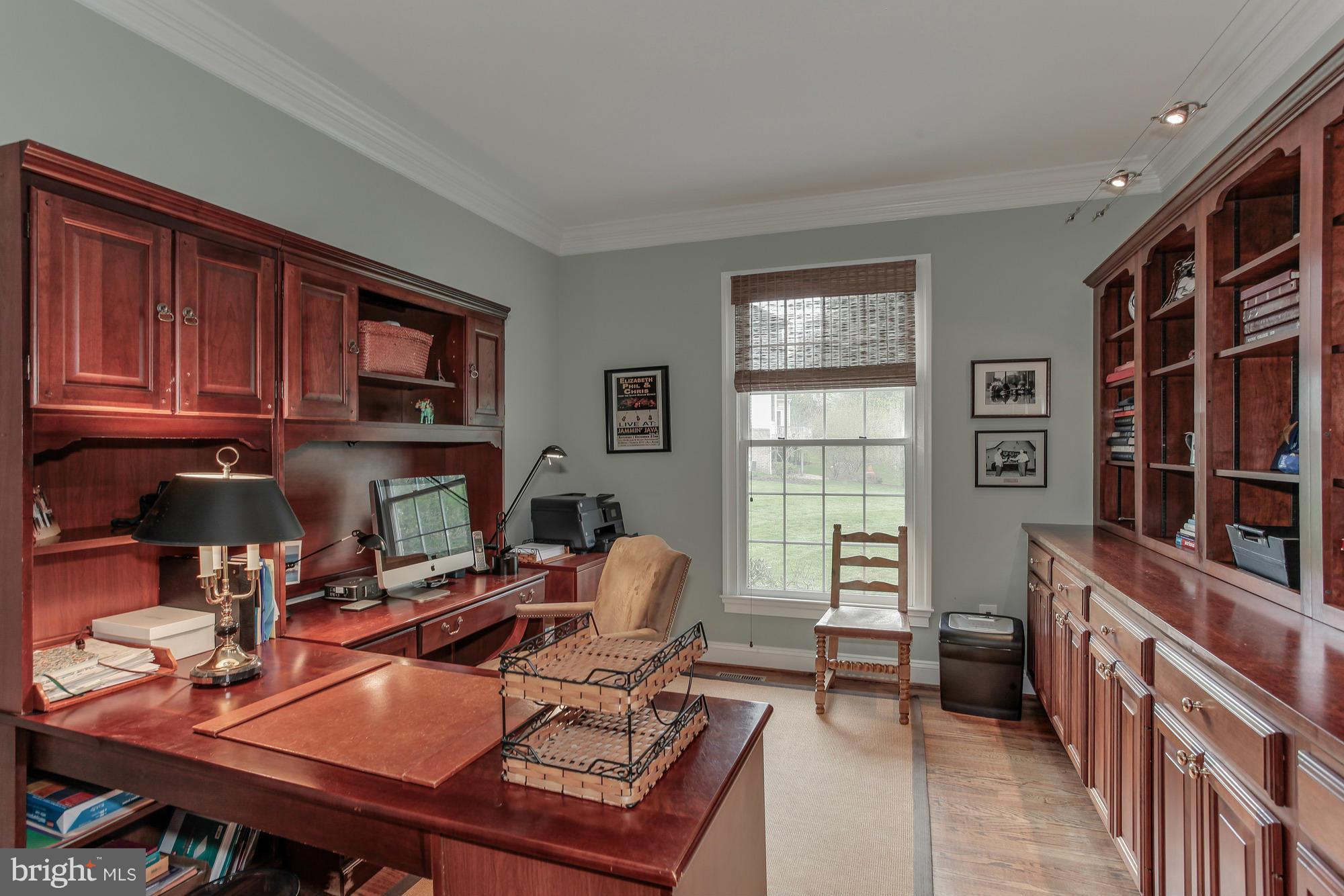FALLS FARM - Residential
