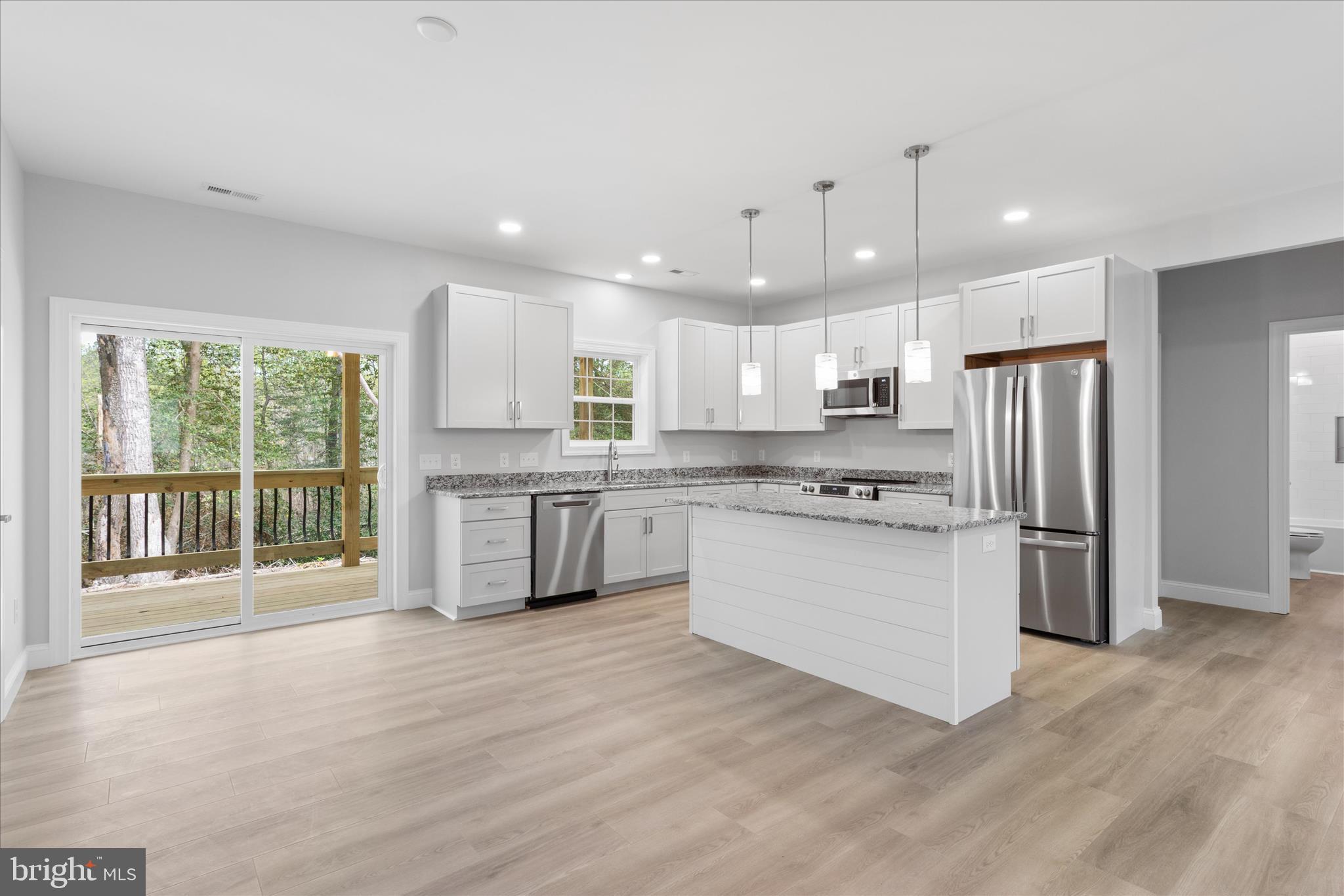 PINE LAKE - Residential