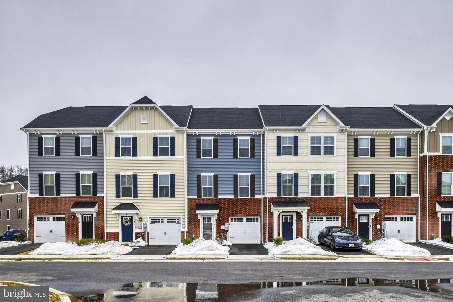 JAMES RUN TOWNHOMES - Residential