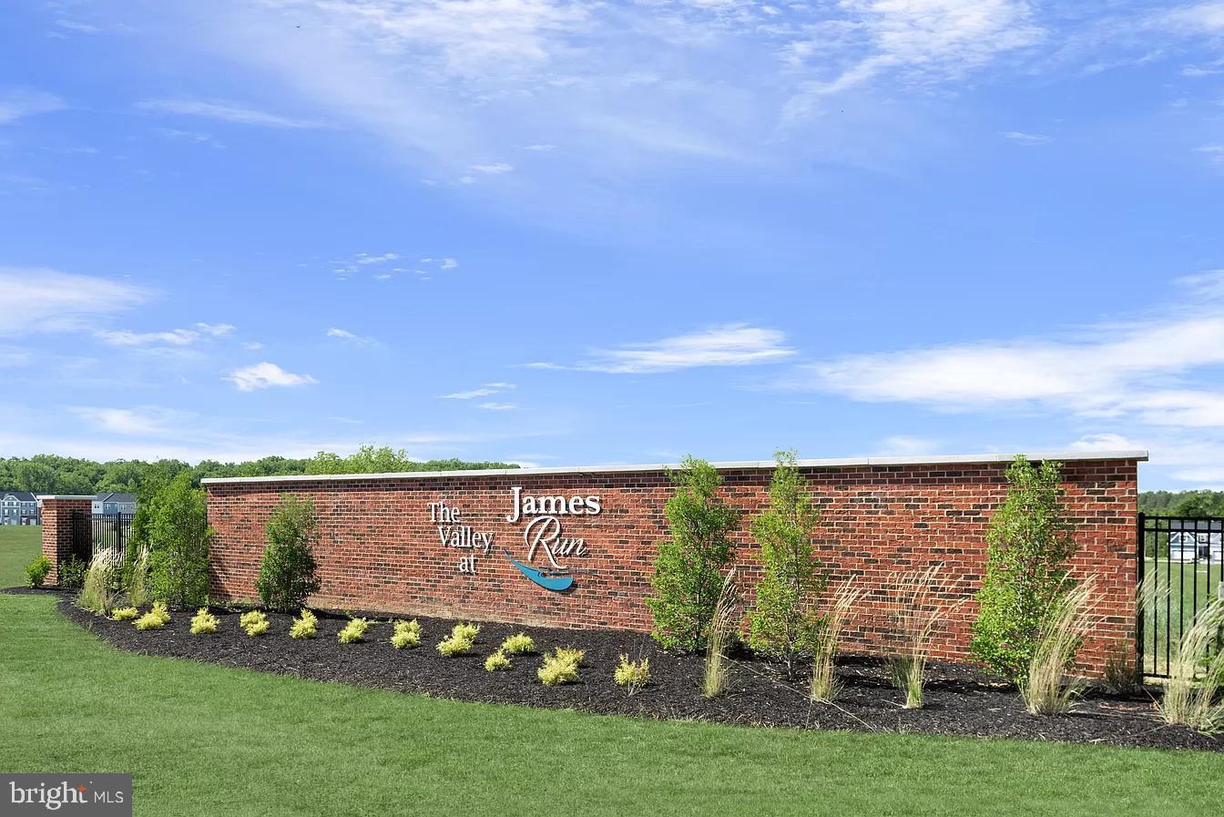 JAMES RUN TOWNHOMES - Residential