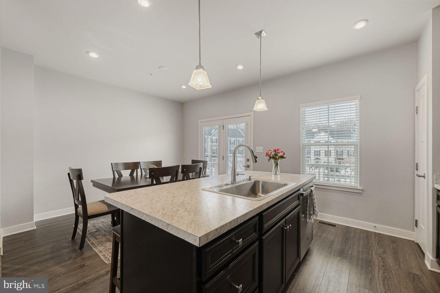 JAMES RUN TOWNHOMES - Residential
