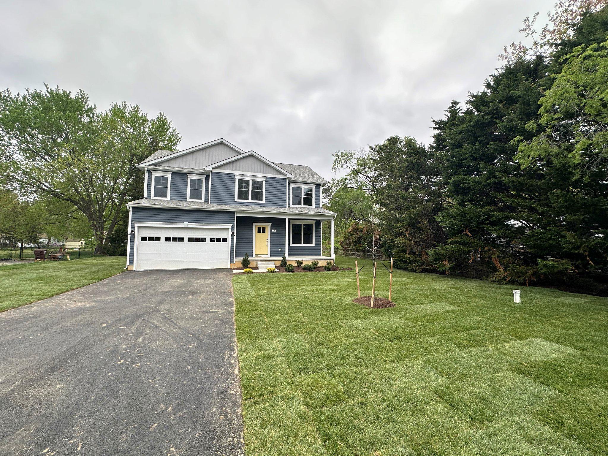 QUEEN ANNE COLONY - Residential