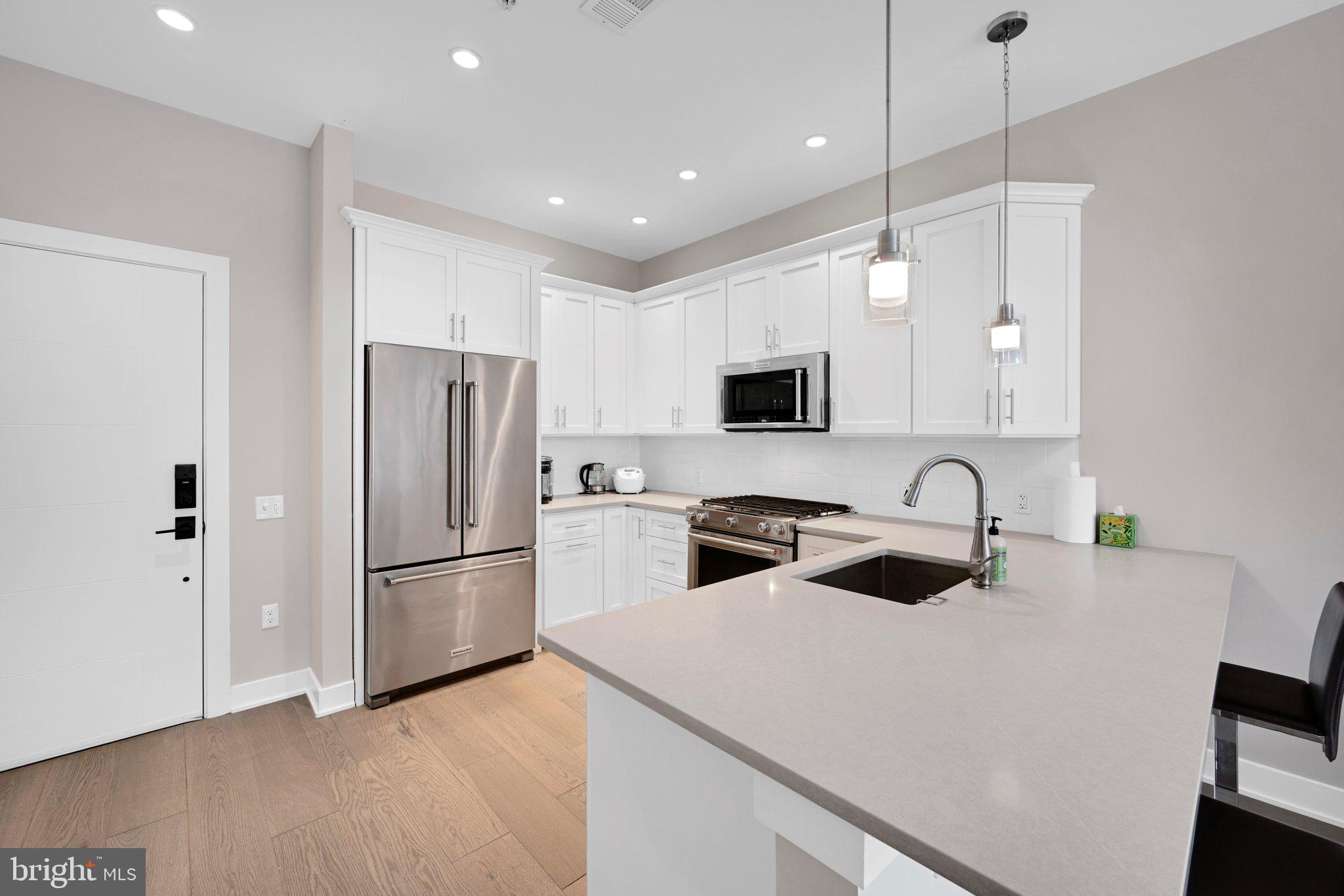 575 SOUTH CONDOS - Residential