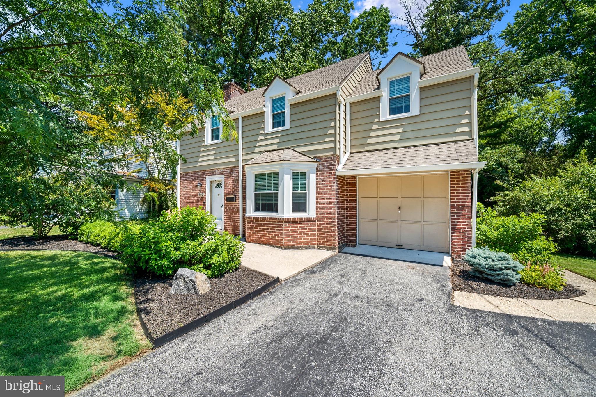 BELLEVUE MANOR ADD - Residential
