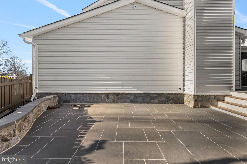 POTOMAC CROSSING - Residential