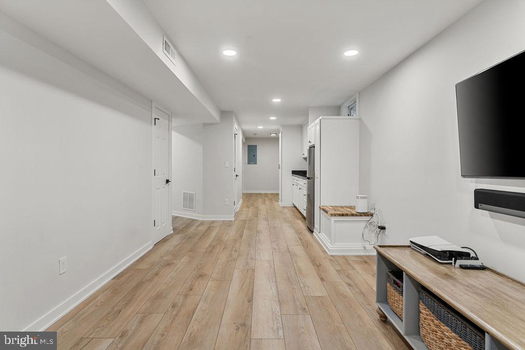 POTOMAC CROSSING - Residential