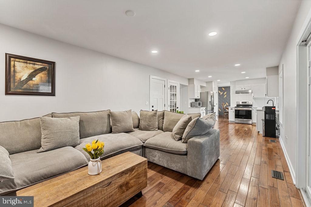 POTOMAC CROSSING - Residential