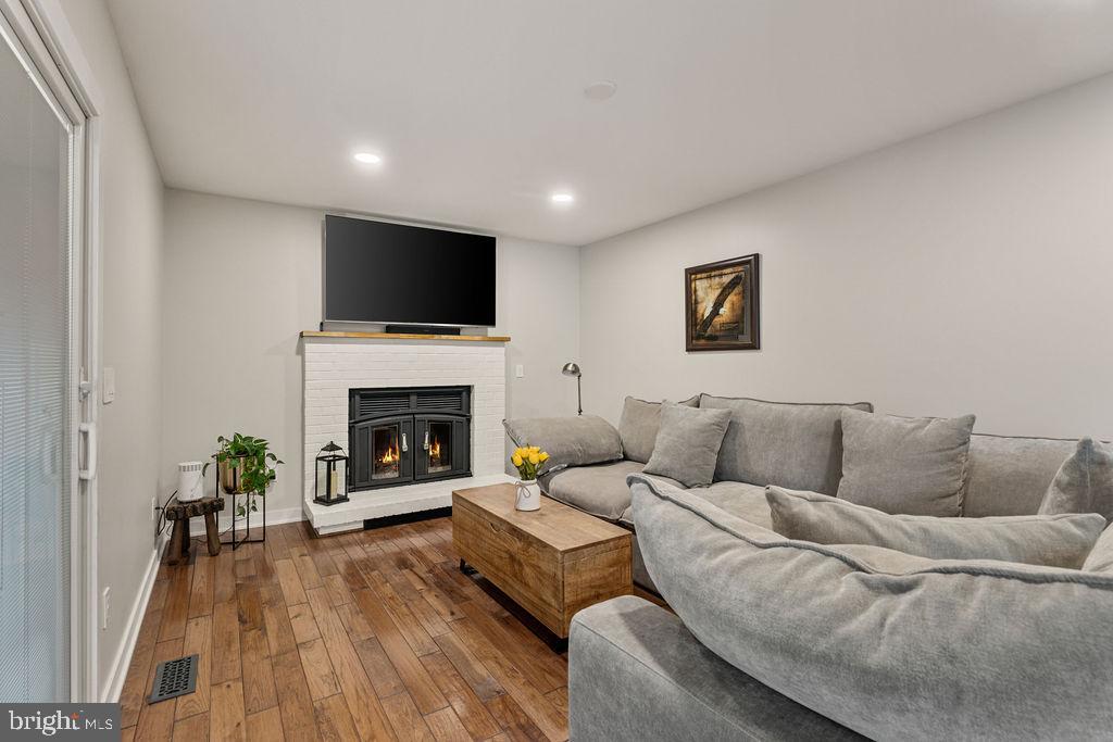 POTOMAC CROSSING - Residential