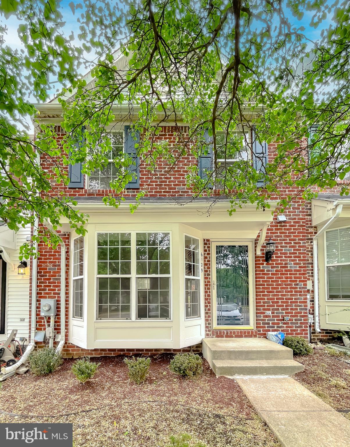 SOUTH HAMPTON - Residential
