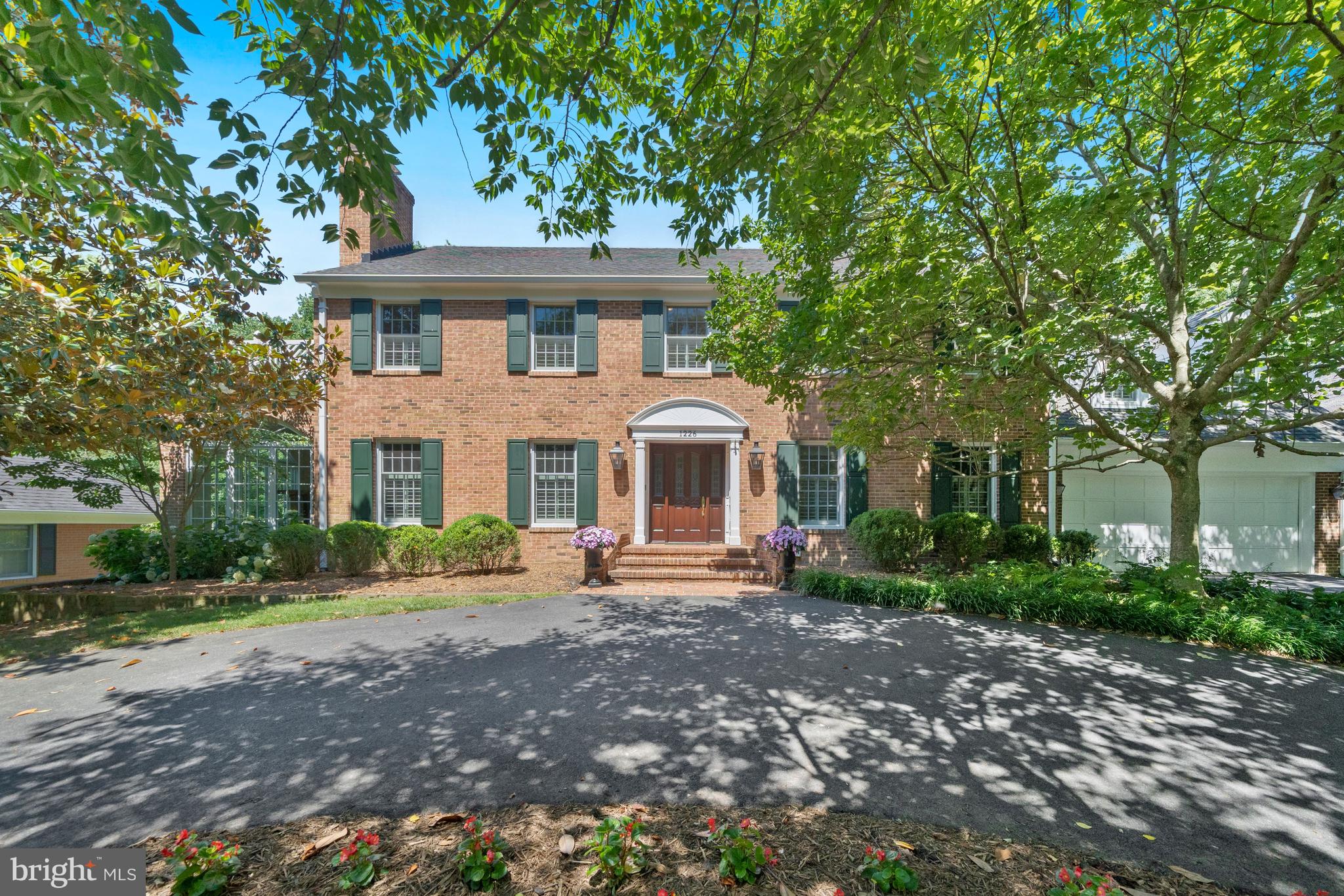 LYNWOOD - Residential