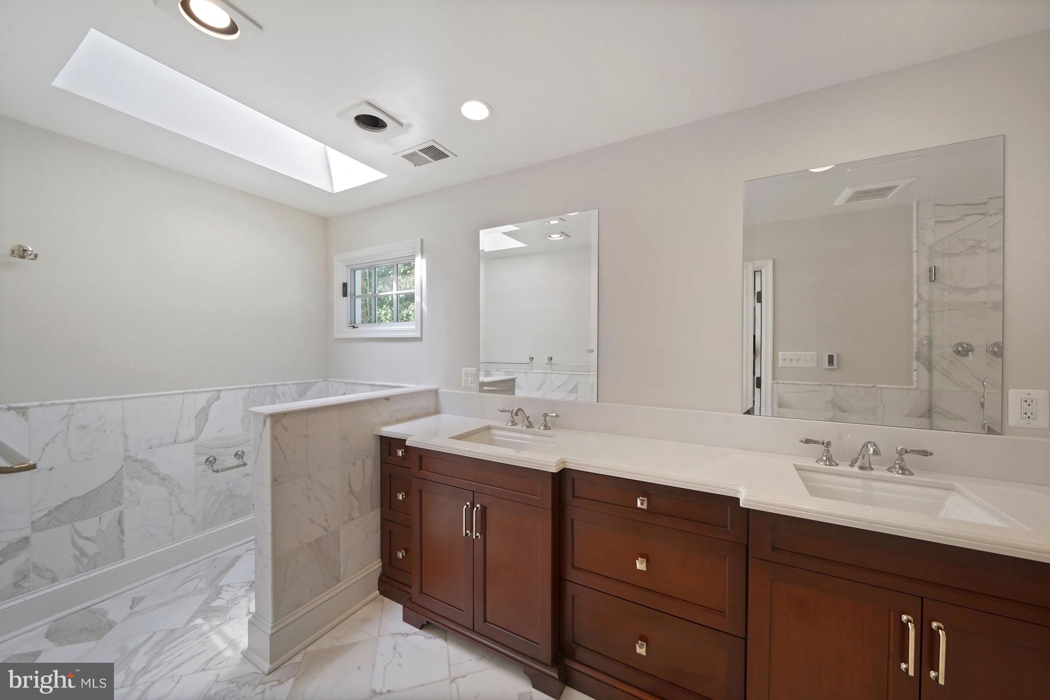 LYNWOOD - Residential