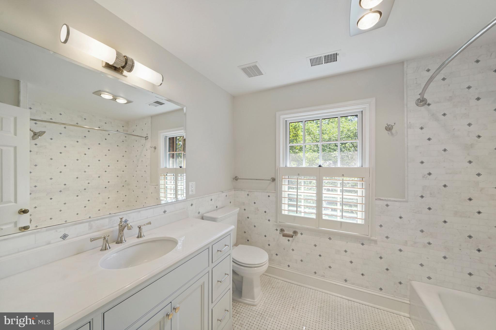 LYNWOOD - Residential