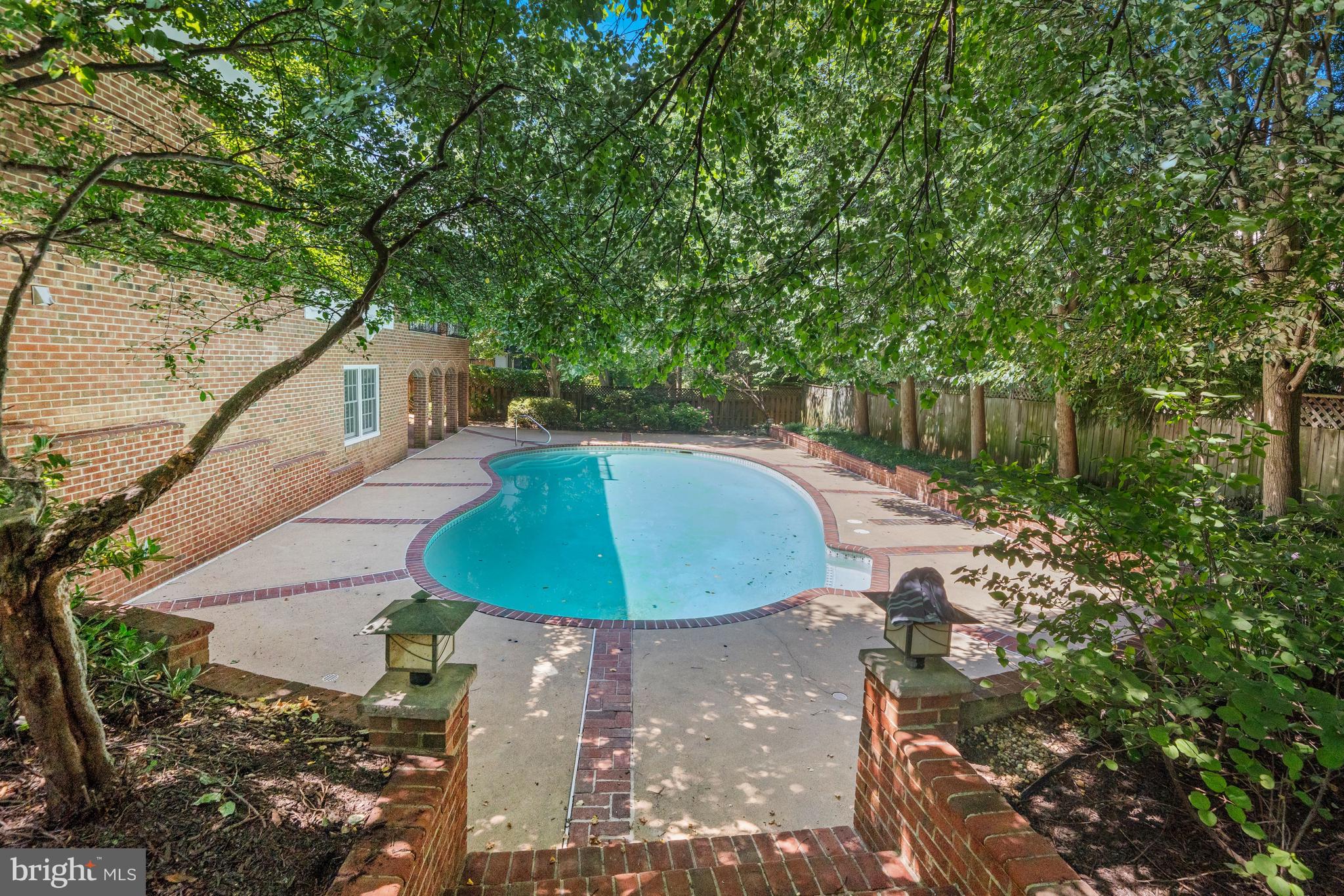 LYNWOOD - Residential