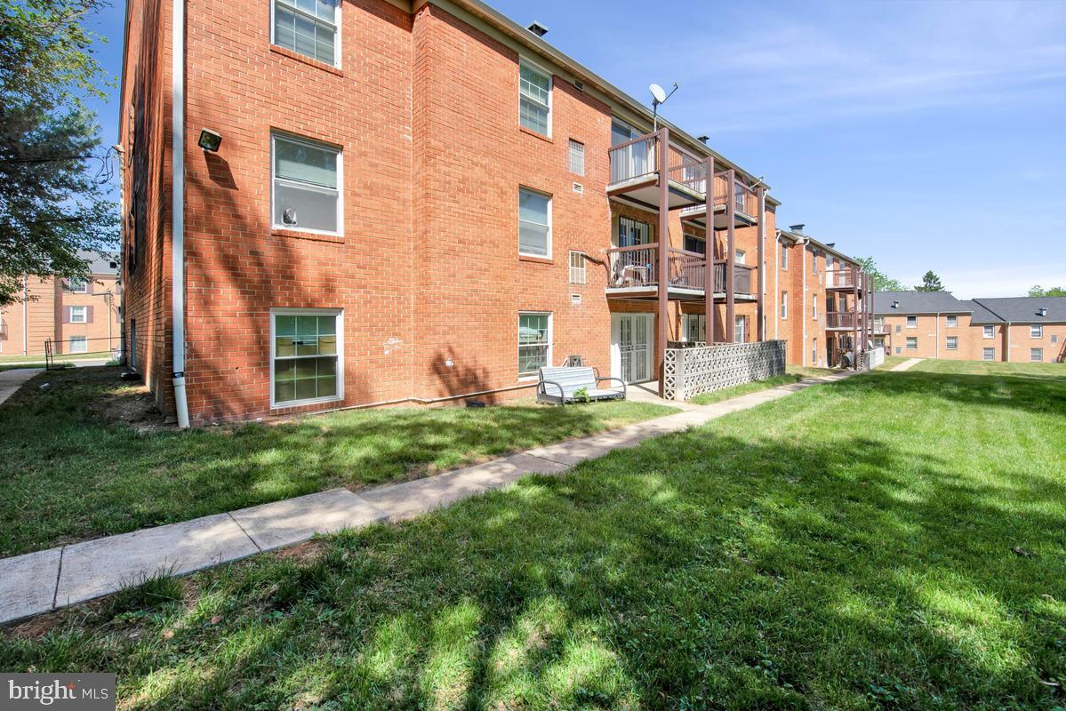 SWANN HILL CONDOMINIUMS - Residential