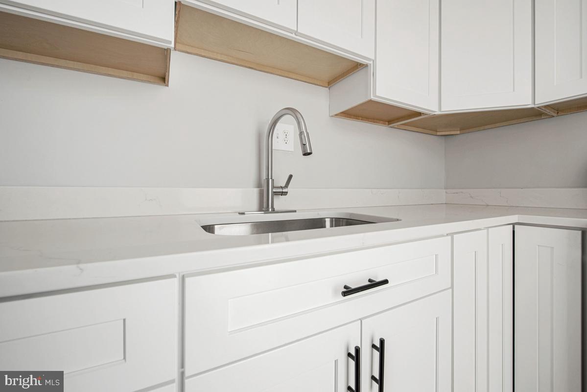 SWANN HILL CONDOMINIUMS - Residential