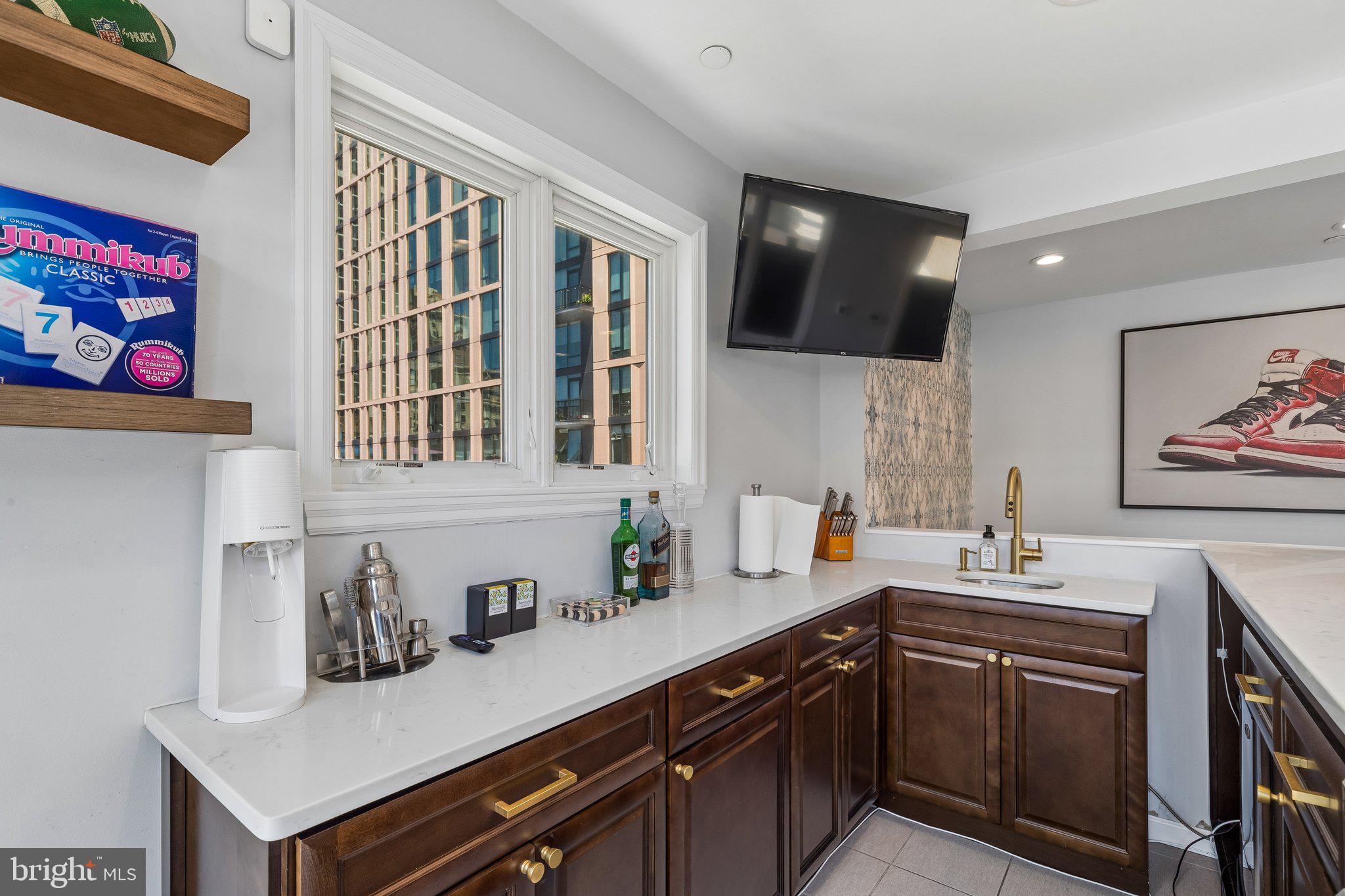 WASHINGTON SQ WEST - Residential