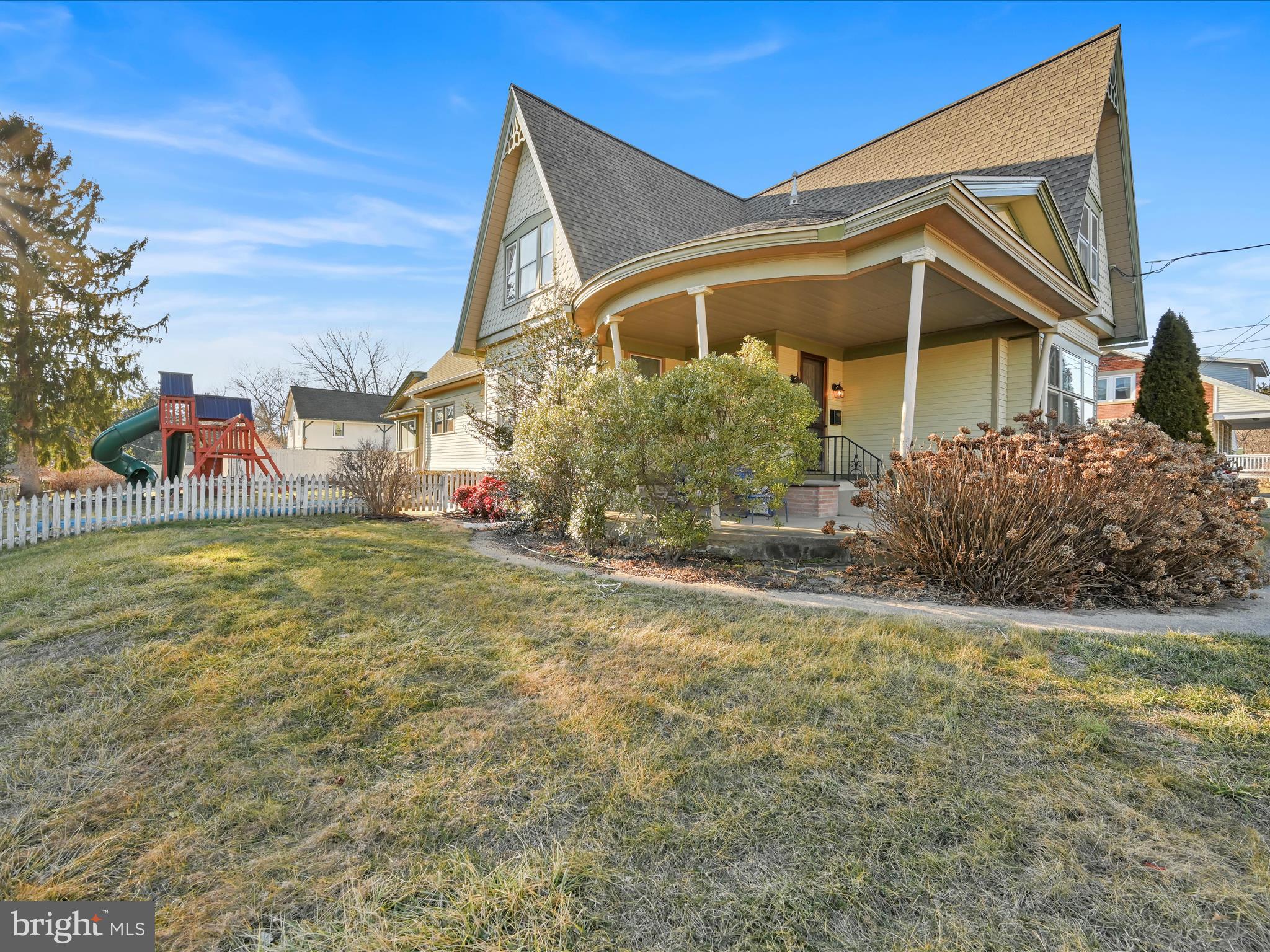 ELIZABETHTOWN BOROUGH - Residential
