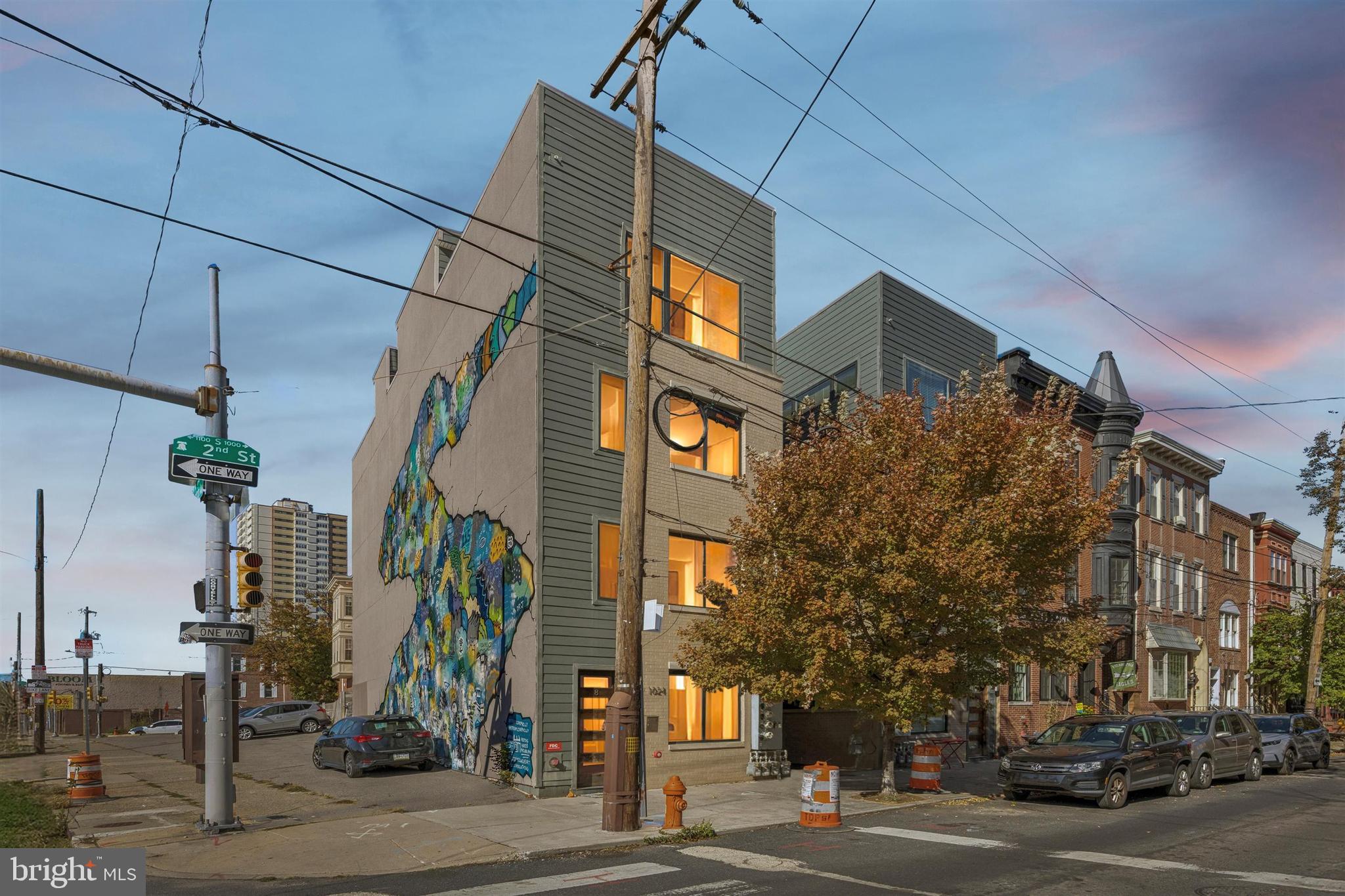 QUEEN VILLAGE - Residential