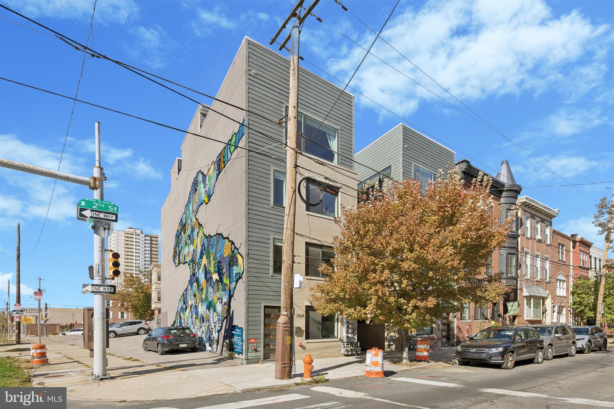 QUEEN VILLAGE - Residential