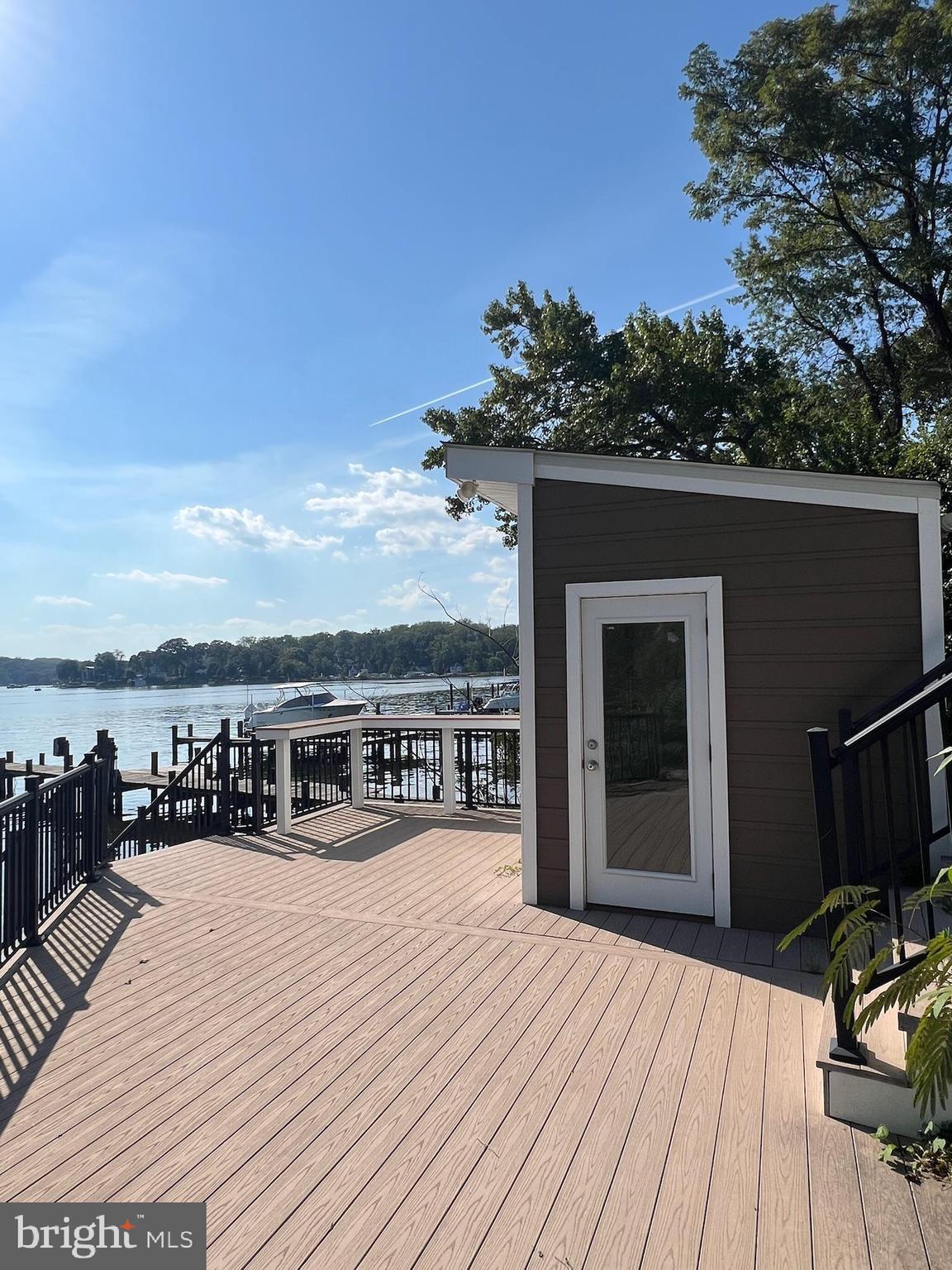 LONG POINT ON THE SEVERN - Residential