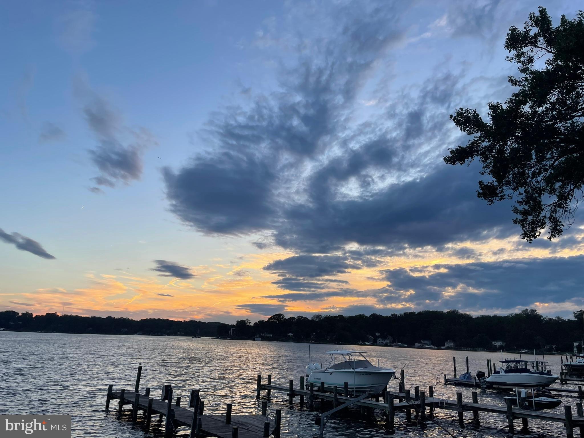 LONG POINT ON THE SEVERN - Residential