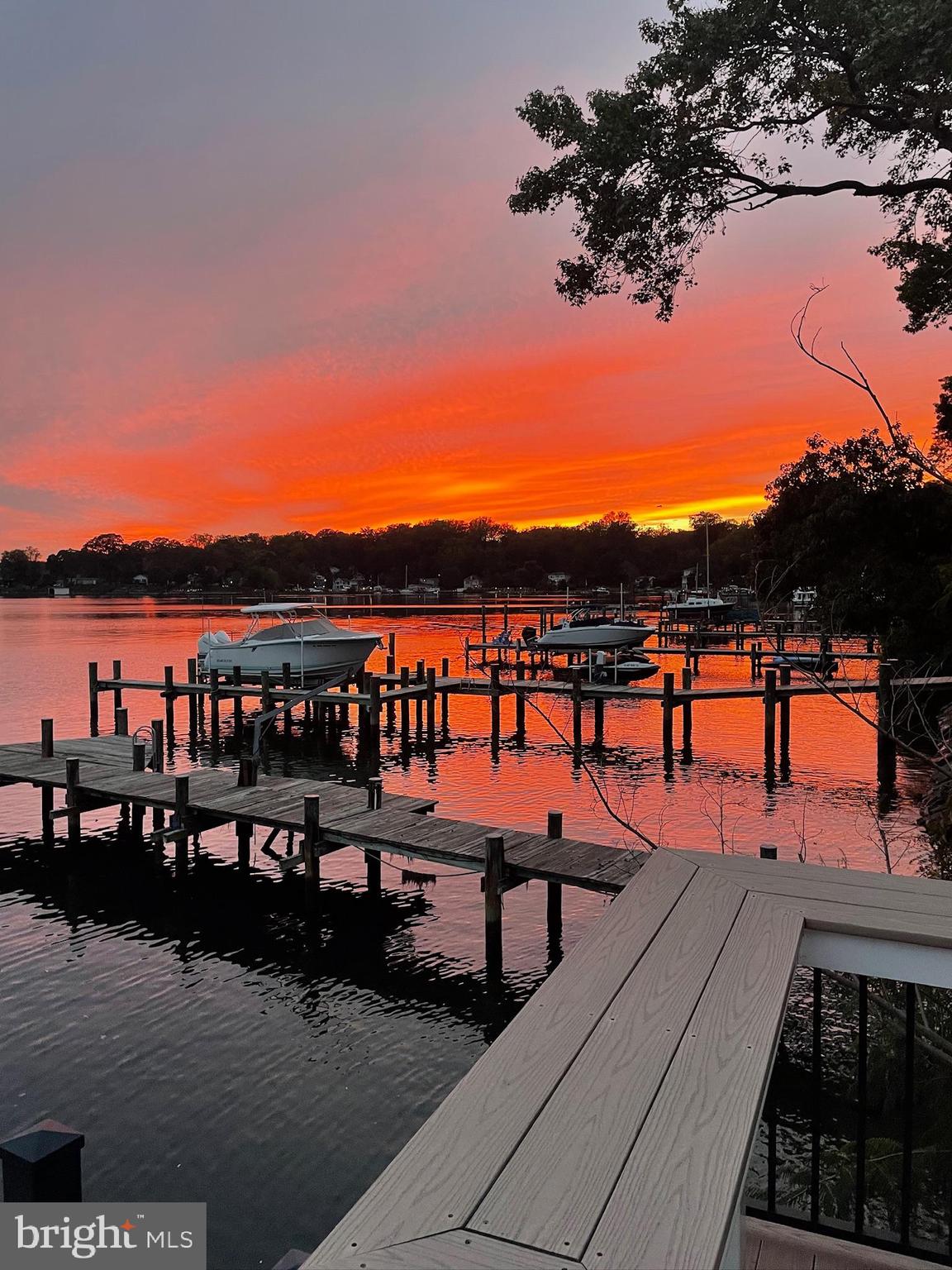 LONG POINT ON THE SEVERN - Residential