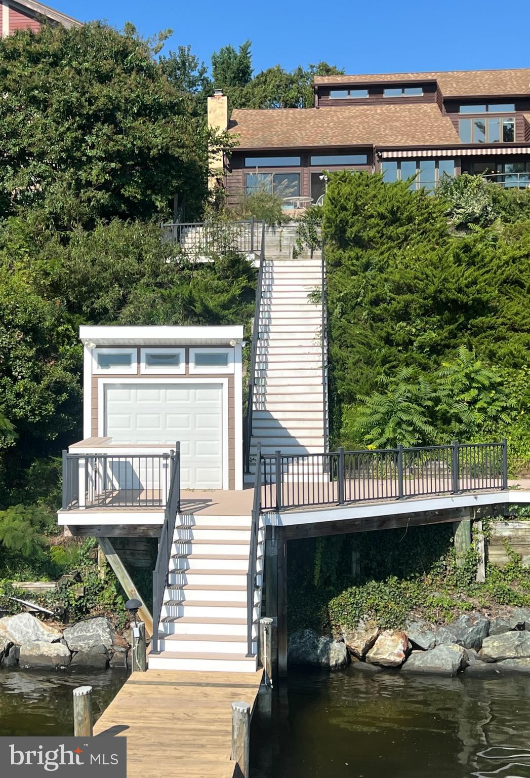 LONG POINT ON THE SEVERN - Residential