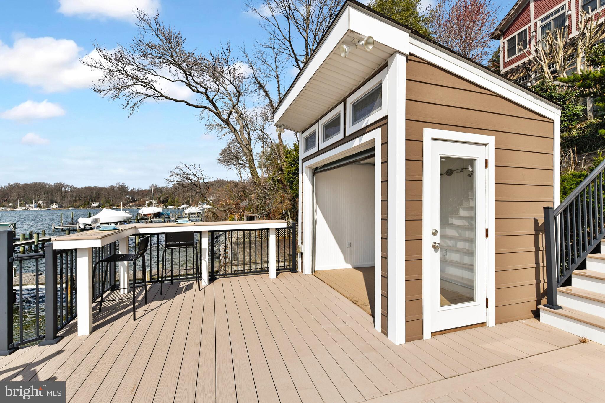 LONG POINT ON THE SEVERN - Residential