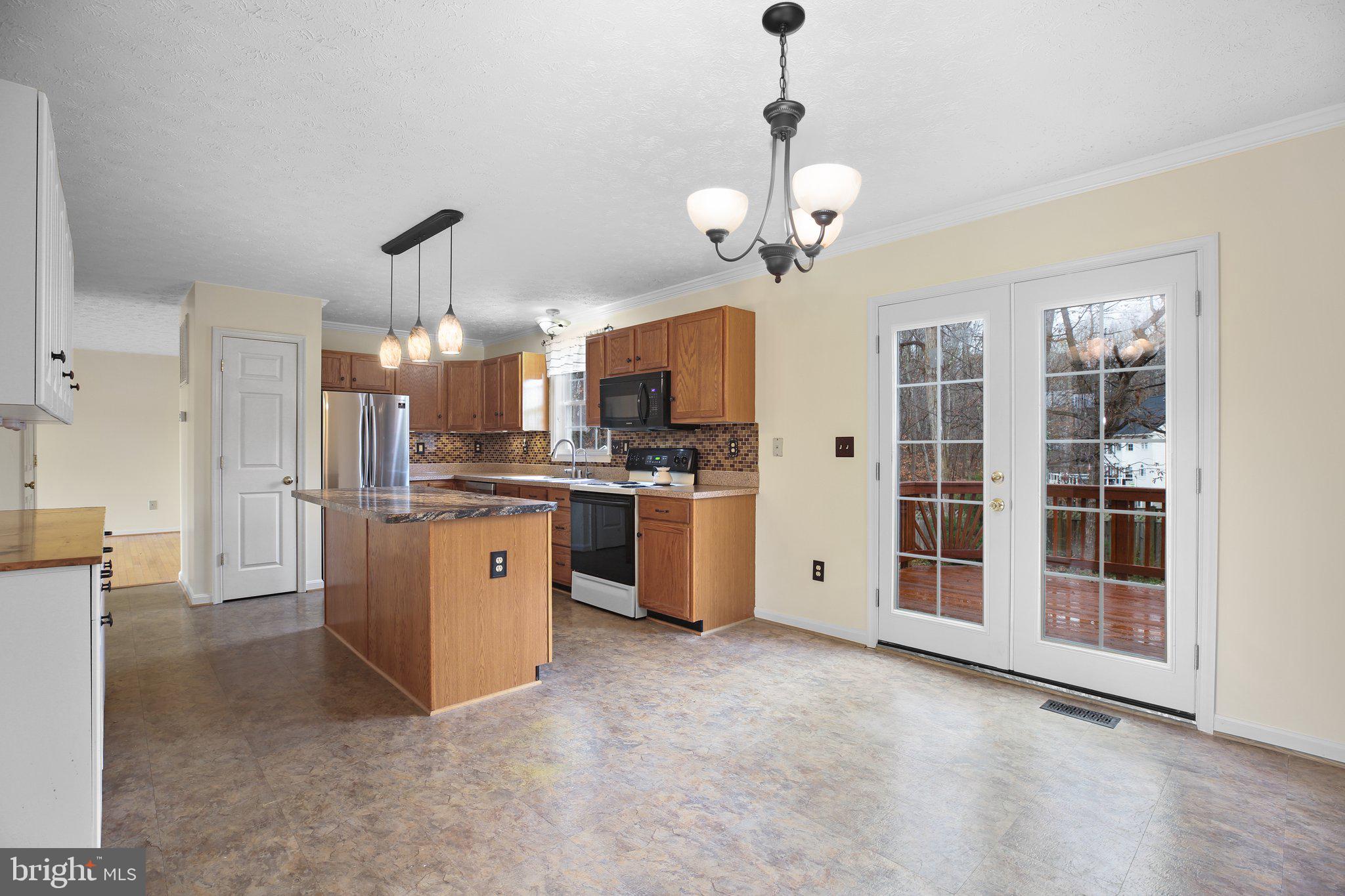 HUNTINGTON MEADOWS - Residential