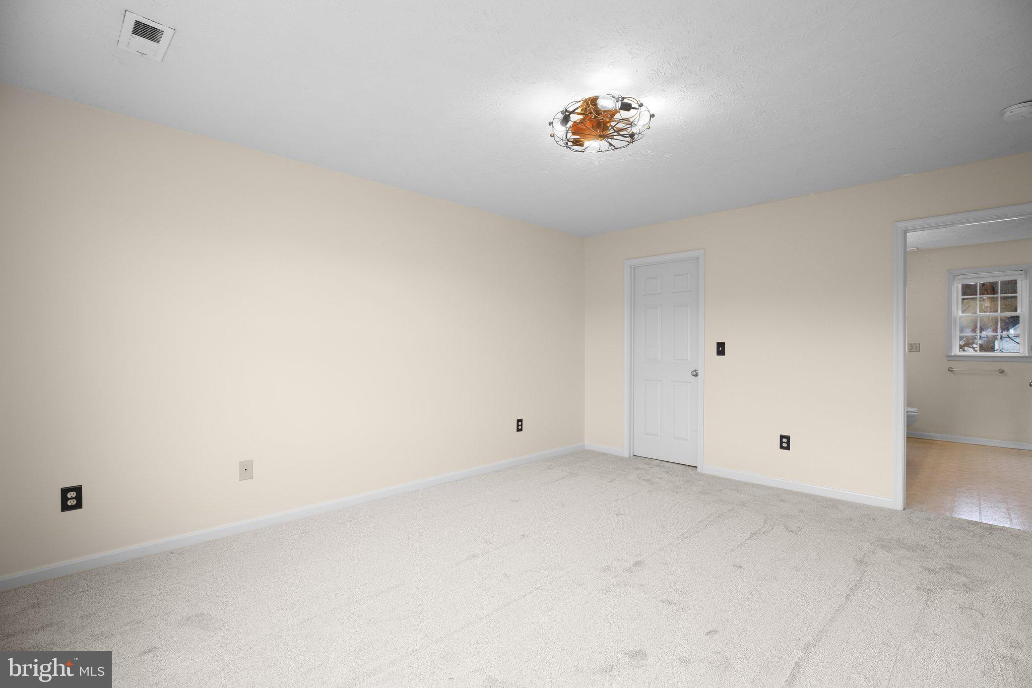 HUNTINGTON MEADOWS - Residential
