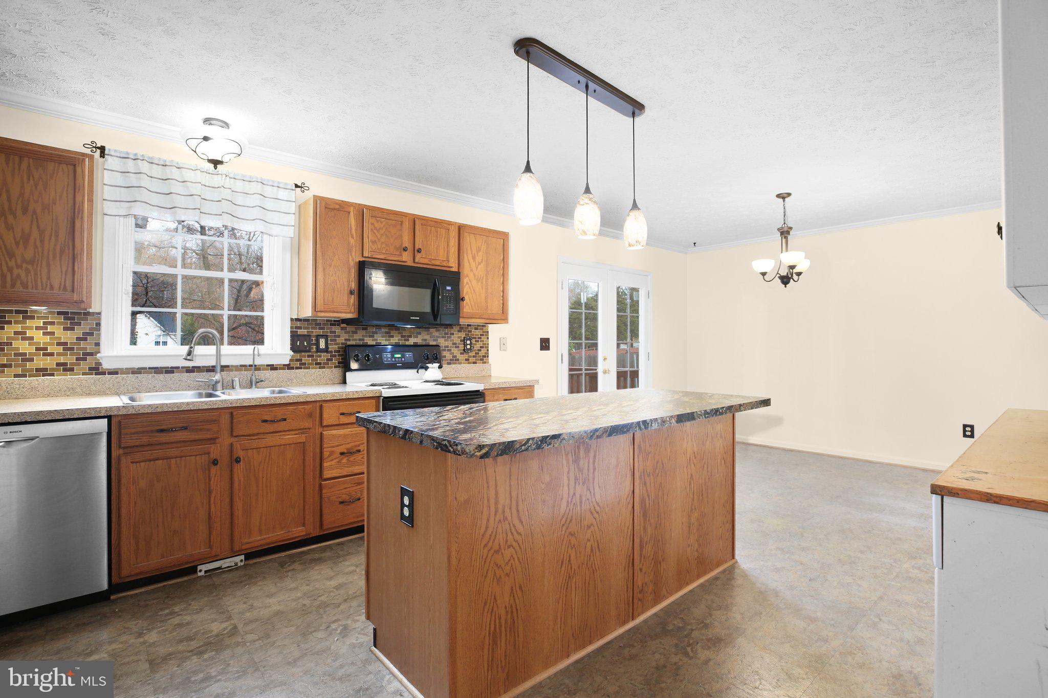 HUNTINGTON MEADOWS - Residential
