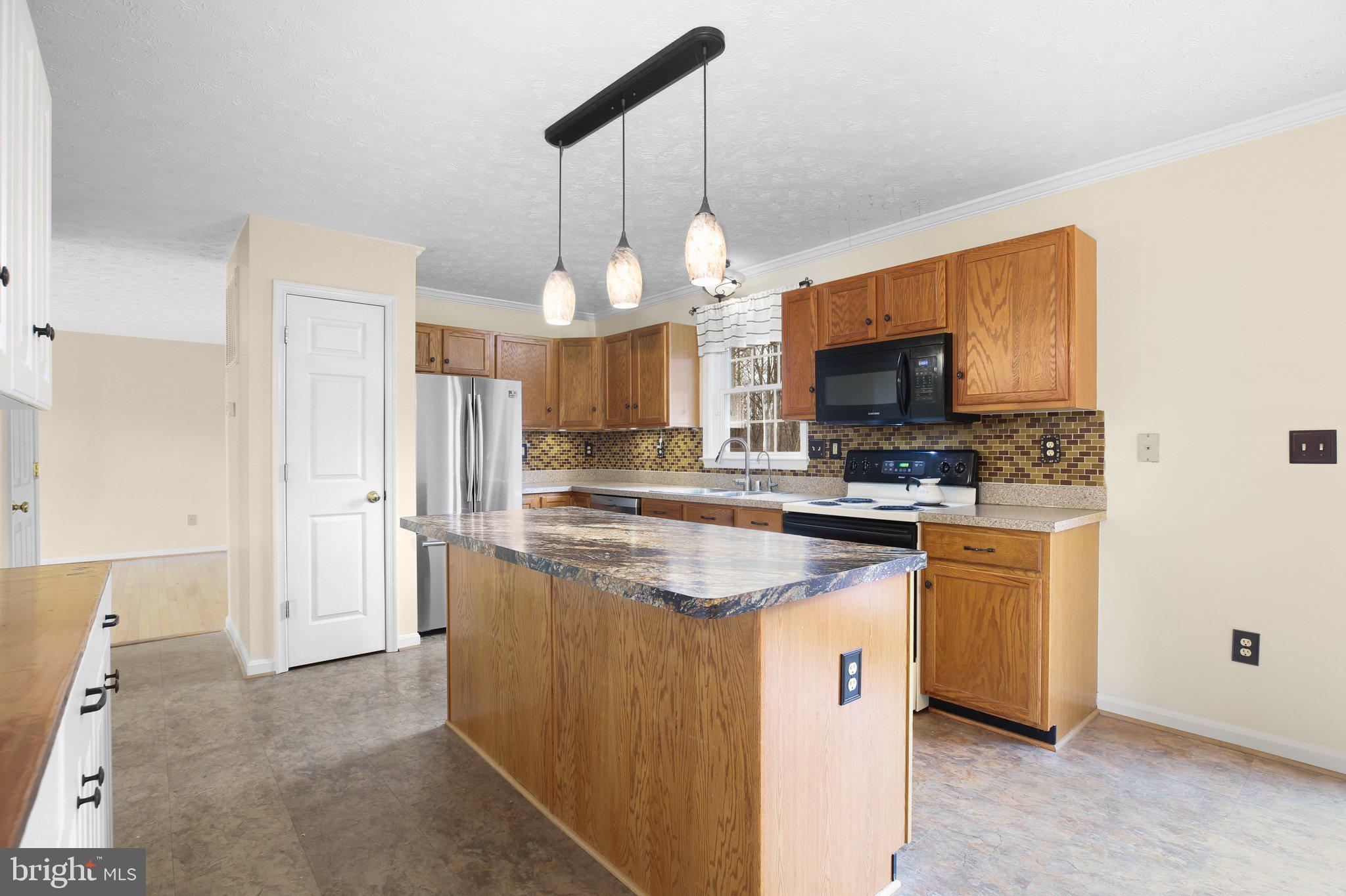 HUNTINGTON MEADOWS - Residential