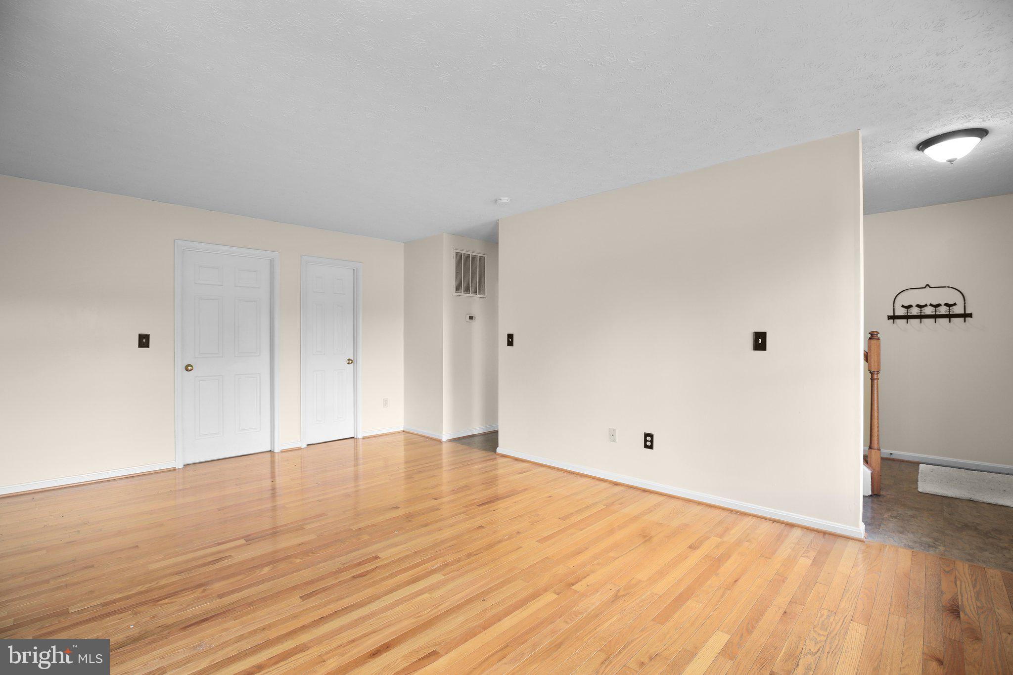 HUNTINGTON MEADOWS - Residential