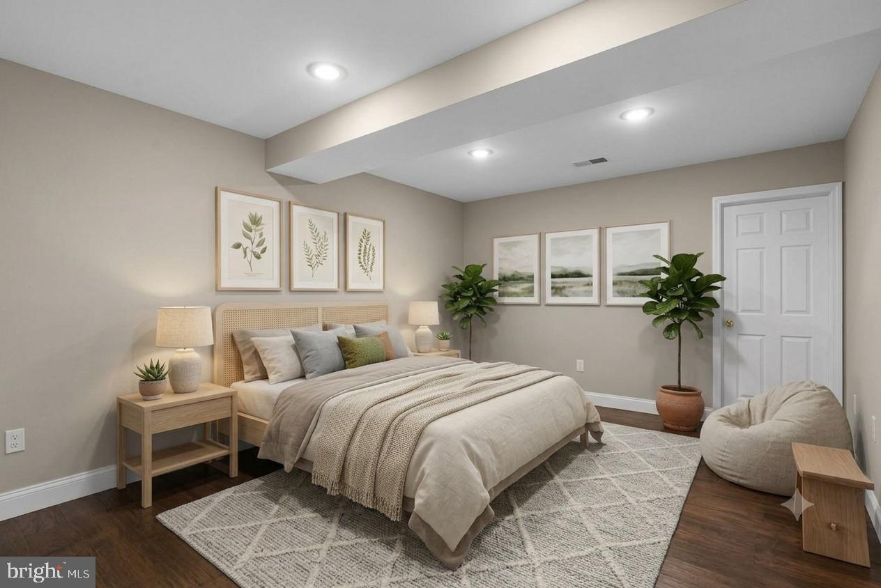 JASMYN WOODS - Residential