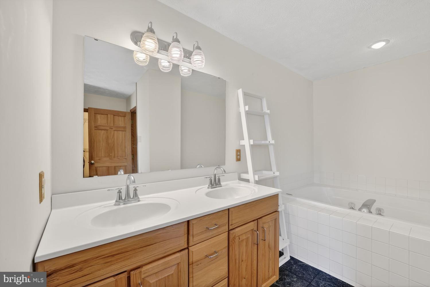 NORTH CHESAPEAKE BEACH - Residential