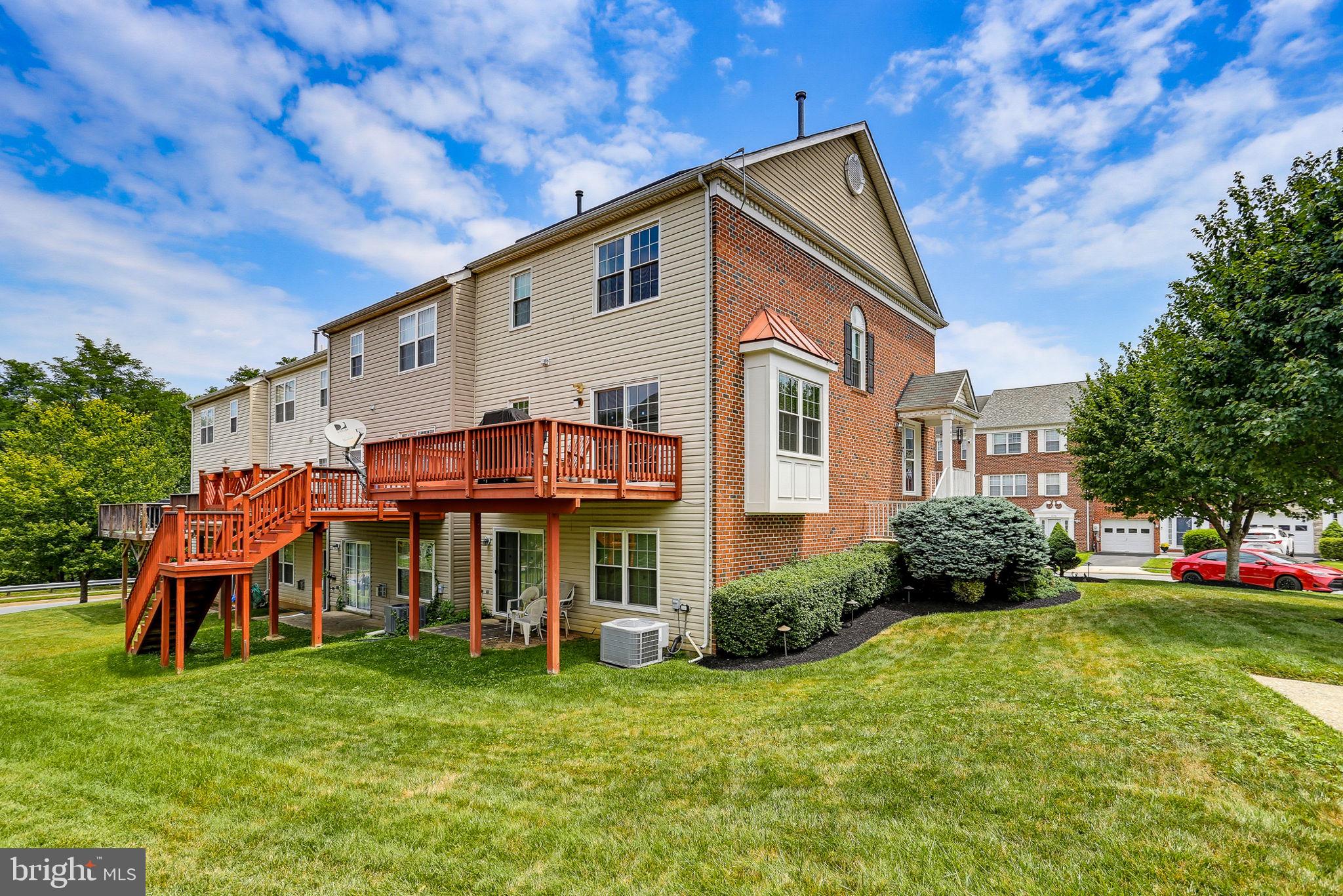 LYONS GATE - Residential