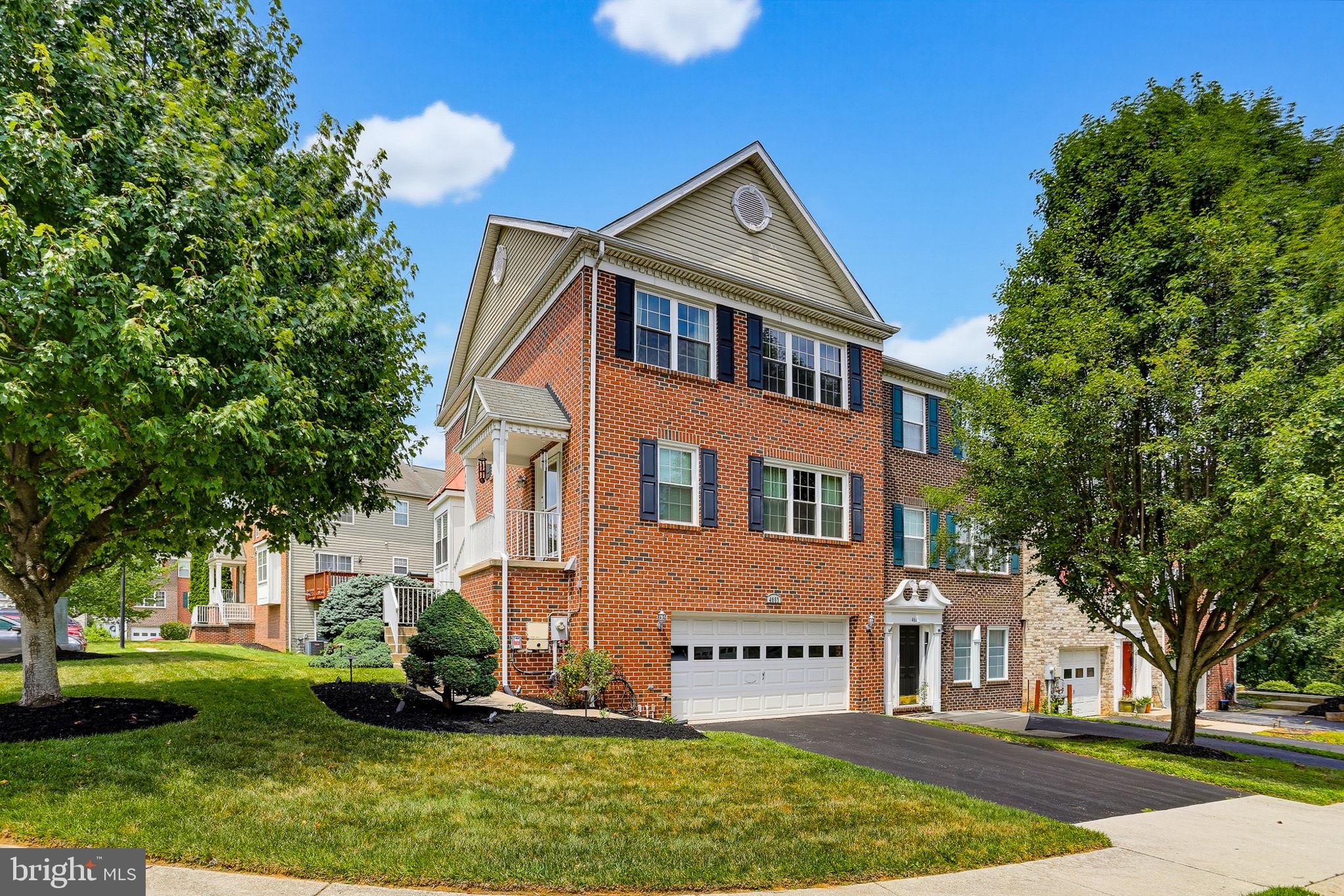 LYONS GATE - Residential