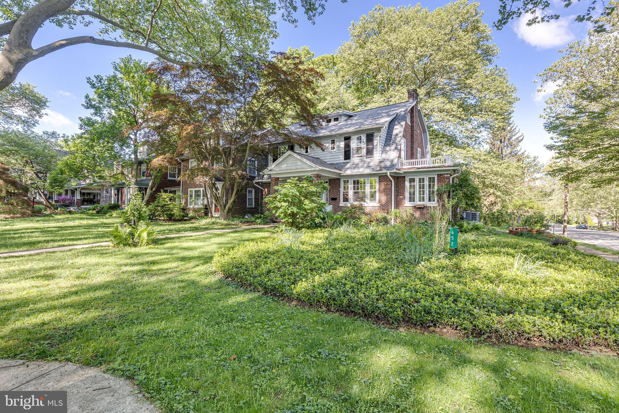 SCHOOL LANE HILLS - Residential