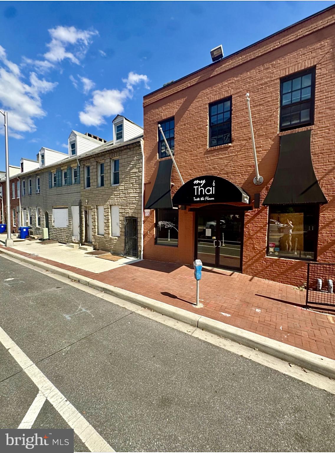 LITTLE ITALY - Commercial Sale