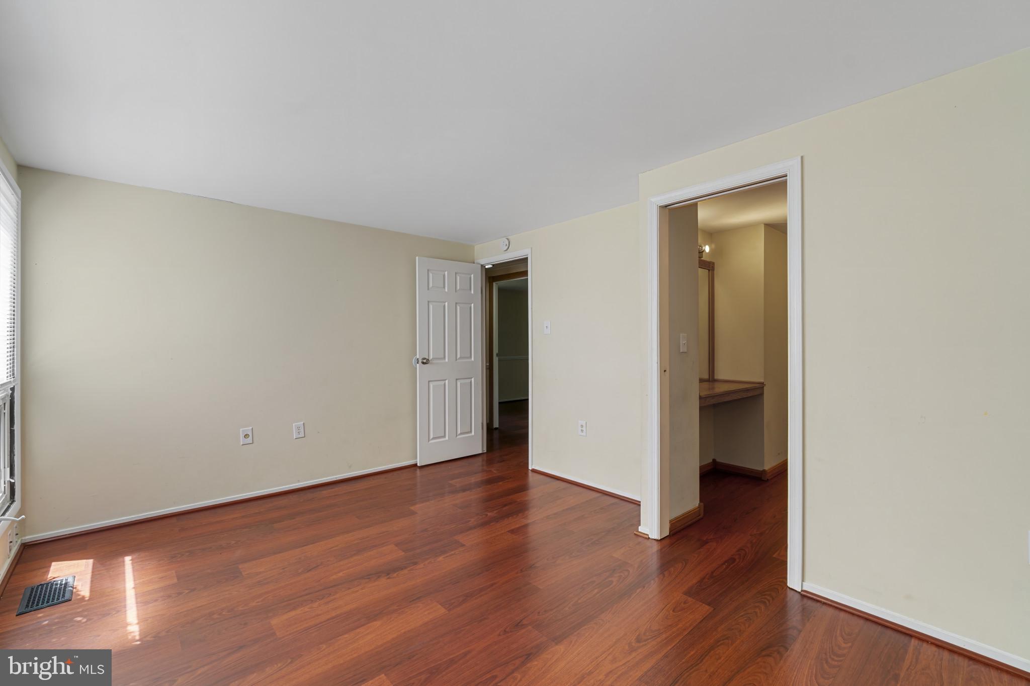 WOODSIDE SQUARE - Residential