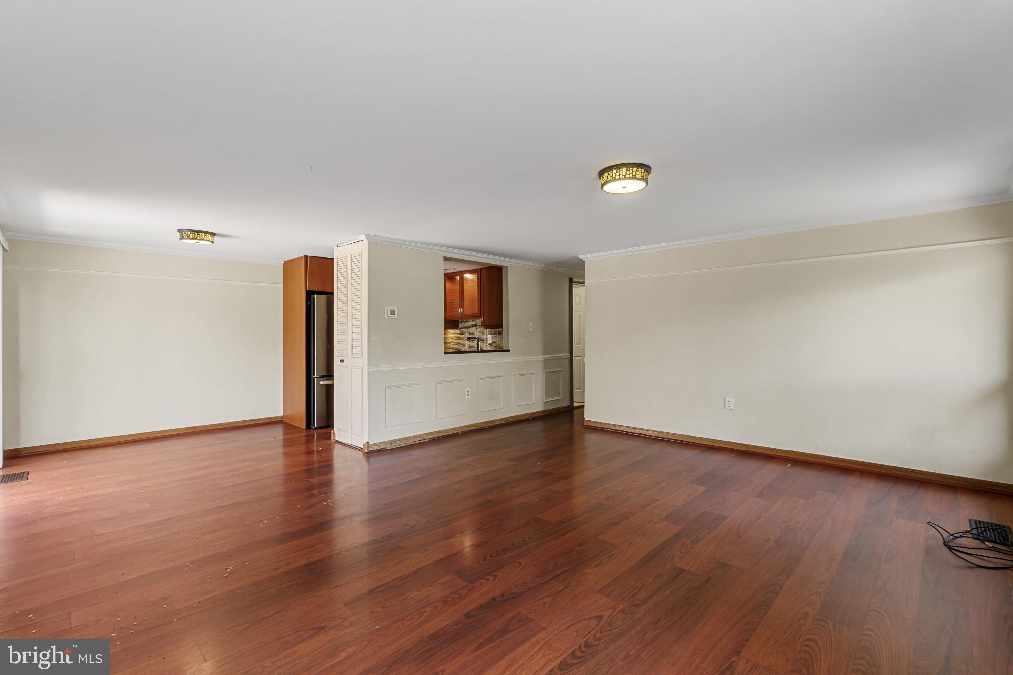 WOODSIDE SQUARE - Residential