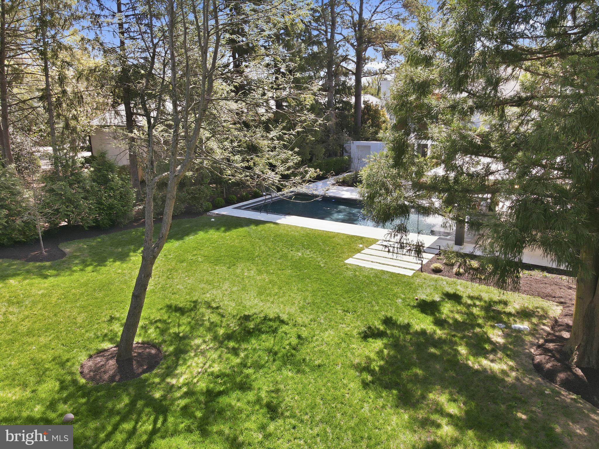CLEARVIEW MANOR - Residential
