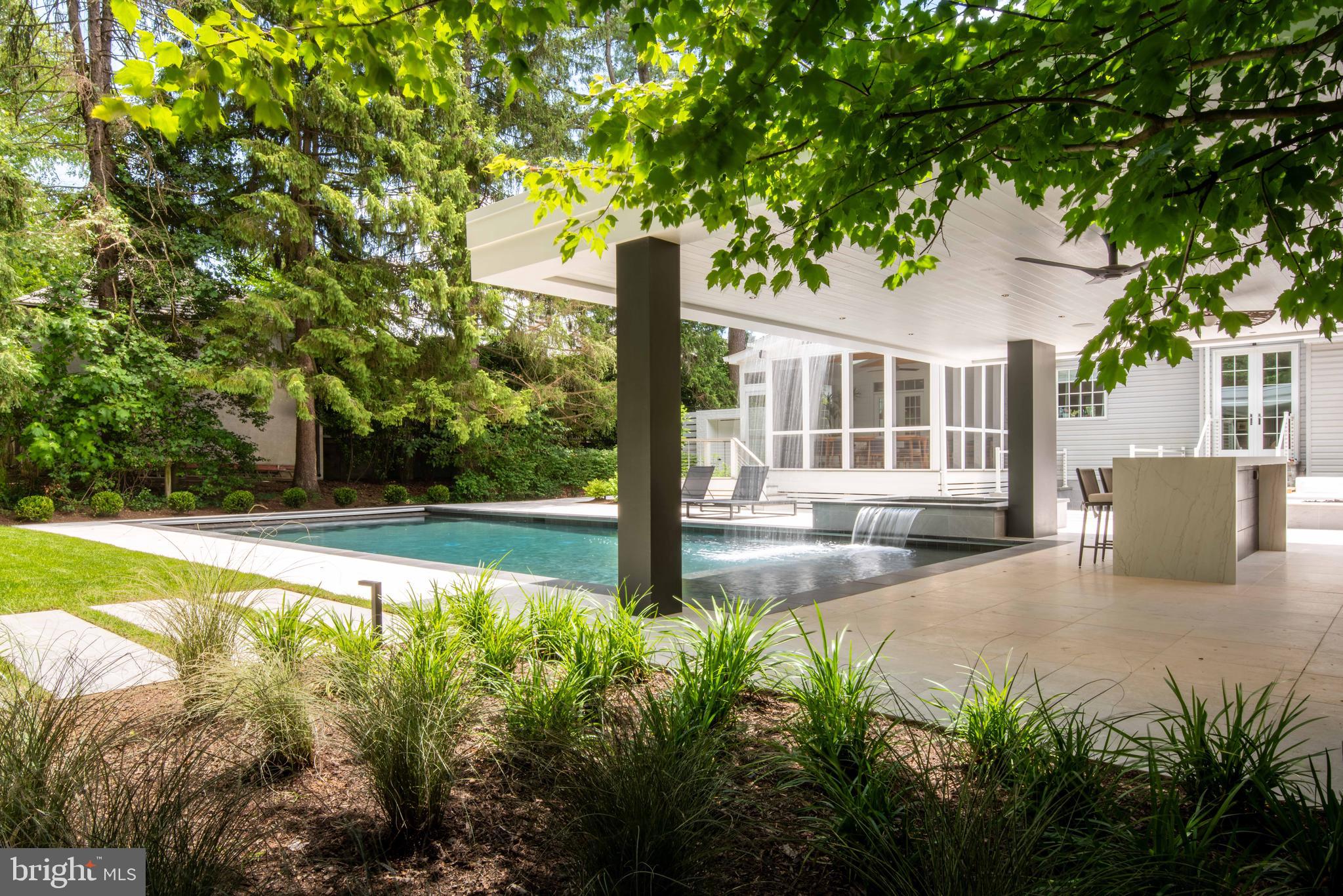 CLEARVIEW MANOR - Residential