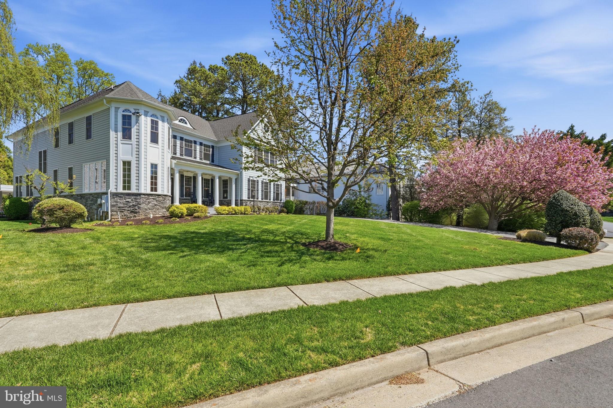 CLEARVIEW MANOR - Residential